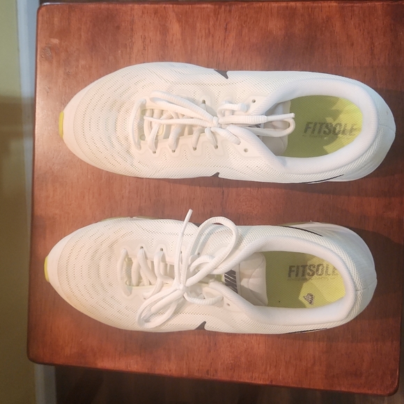 Women Nike sneakers - Picture 2 of 6